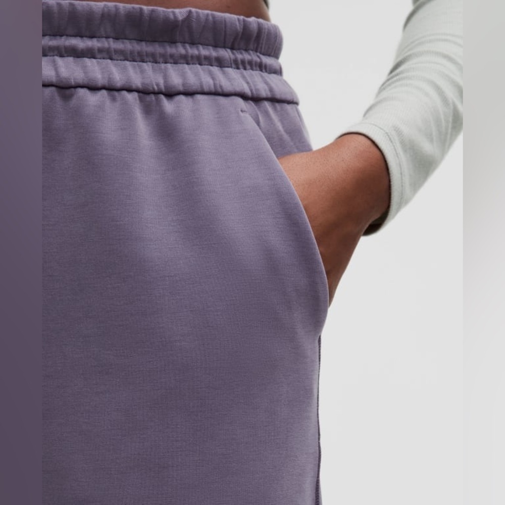 New Lululemon Softstreme high-rise short Sz4 color Nightfall MSRP: $78 - Picture 5 of 9